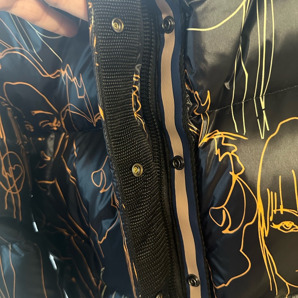 SOSKEN STUDIOS MARISA MINIGUCCI PORTRAIT PRINT DOWN PUFFER JACKET - Picture 14 of 15